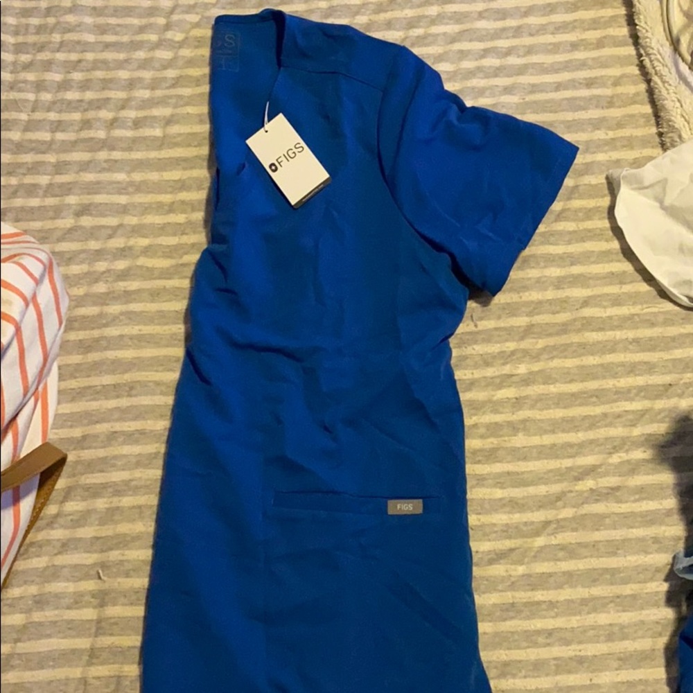 FIGS scrub top
